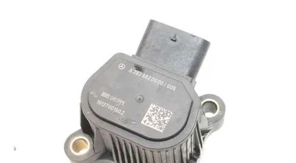 Mercedes-Benz CLA C118 X118 Camshaft vanos timing valve A2829820000
