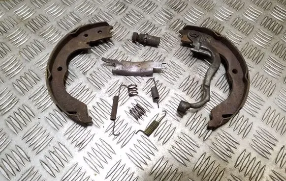 Nissan Juke I F15 Handbrake/parking brake pads 