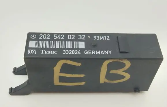 Mercedes-Benz C W202 Other control units/modules 2025420232 332824