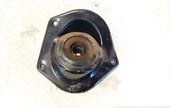 Toyota Hilux (AN10, AN20, AN30) Front coil spring rubber mount 