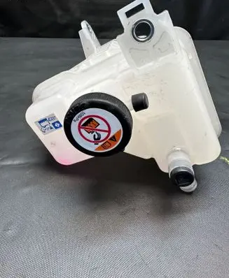 Toyota Hilux VIII Coolant expansion tank/reservoir 108KPA 164700L083