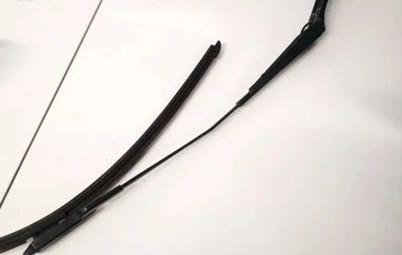 Ford Focus Front wiper blade arm bm5117526ab