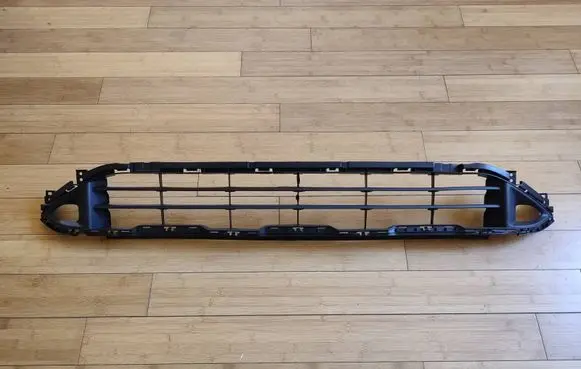 Nissan X-Trail T33 Front bumper lower grill 622546RR0A
