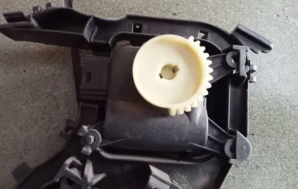 Seat Ibiza III (6L) Air flap motor/actuator 0132801357