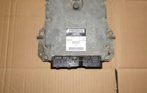 Renault Espace IV Engine control unit/module 2758001523