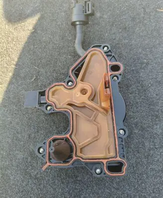 Volkswagen Golf VII Oil breather separator 06k103495ap