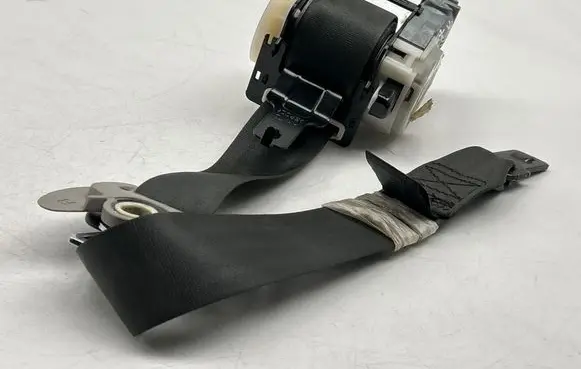 KIA Sportage Front seatbelt 0589P1000526