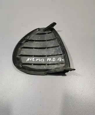 Toyota Avensis T270 Front fog light trim/grill 8148105020