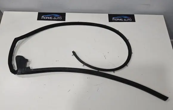 Porsche 718 Cayman 982 982c Rubber seal front coupe door 99102547700