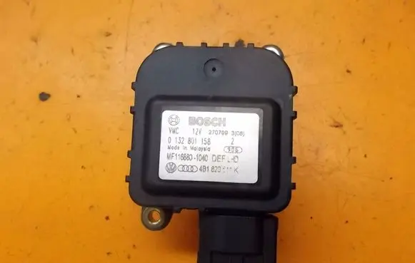 Audi A6 S6 C5 4B A/C air flow flap actuator/motor 0132801158