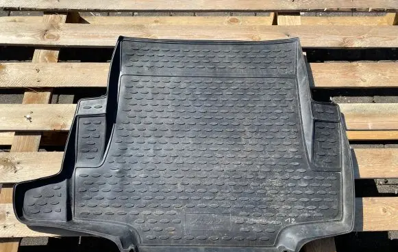 BMW 1 E81 E87 Rubber trunk/boot mat liner 