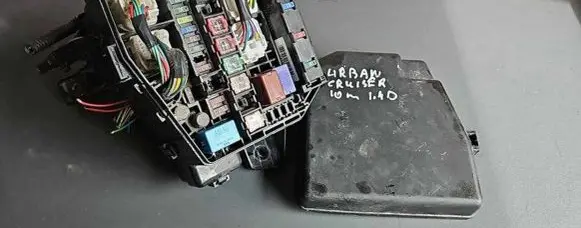 Toyota Urban Cruiser (XP110) Fuse box set 8264147020 72818502