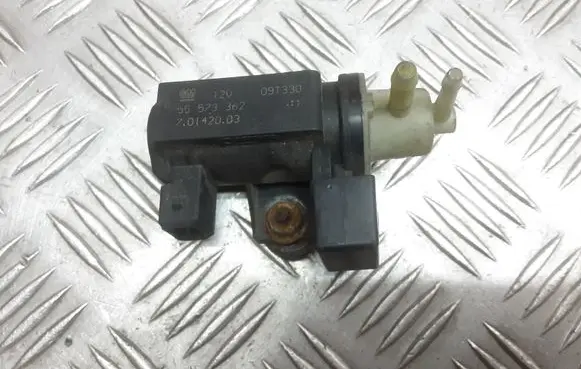 Opel Insignia A Turbo solenoid valve 55573362
