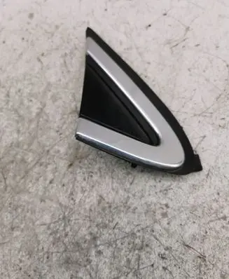 Volvo V40 Front door glass trim molding 31349230 31323256 31290676