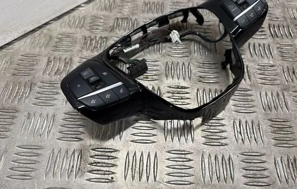 Ford Escape IV Steering wheel buttons/switches LB5T9E740DD LB5T9E740CD LJ6B3600JK3ZHE