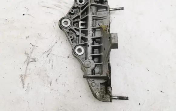 Maserati Ghibli EGR valve cooler bracket 90513247G