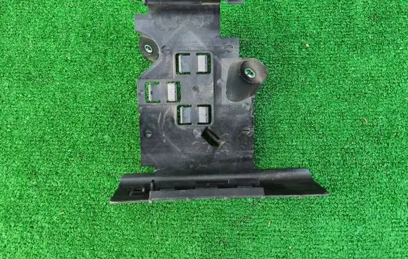 Skoda Superb B8 (3V) Other engine bay part 5Q0906507F