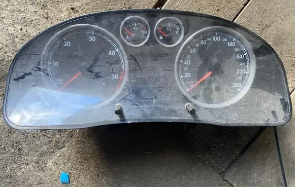 Volkswagen PASSAT B5.5 Speedometer (instrument cluster)