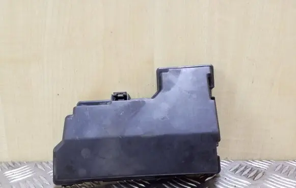 Nissan X-Trail T31 Fuse box cover