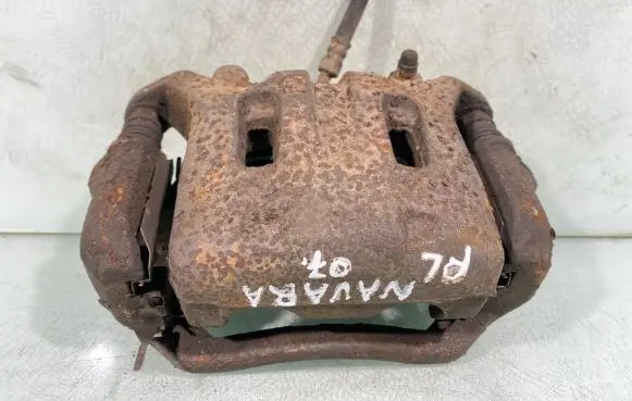 Nissan Navara D40 Front brake caliper