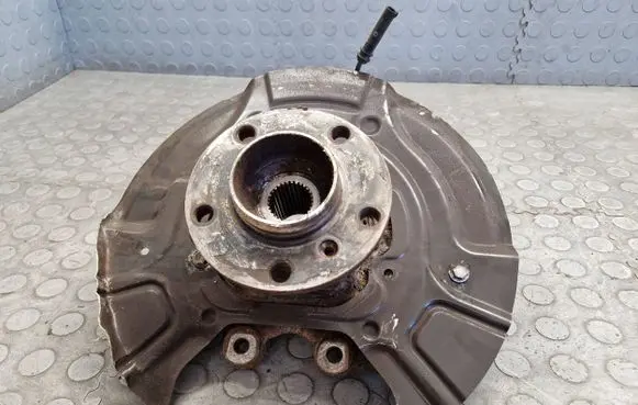 BMW X3 F25 Rear wheel hub 6797570