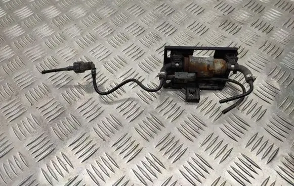 Volkswagen Touran III Webasto auxiliary heater fuel pump 9019847C 5Q0201607F
