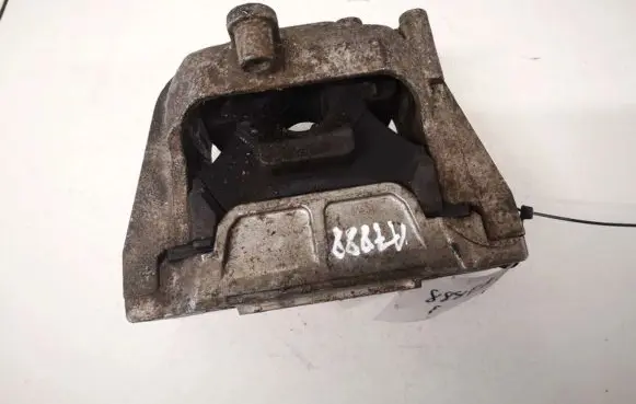 Skoda Octavia Mk2 (1Z) Engine mount bracket 1k0199262