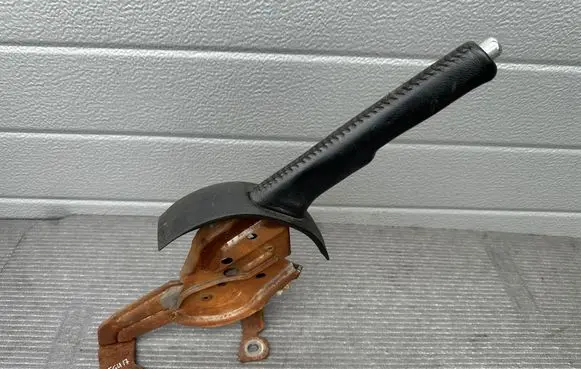 Nissan Patrol Y61 Handbrake/parking brake lever assembly 36010VD315