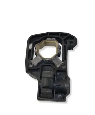 BMW 5 G30 G31 G38 Radiator mount bracket M135239 P3652002 757524803