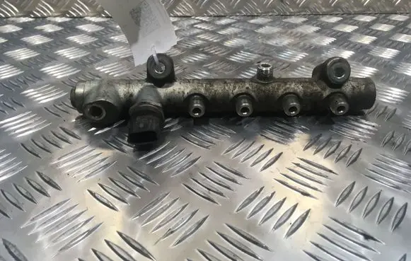 Fuel main line pipe