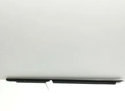 BMW 3 G20 G21 Door glass trim 7465150