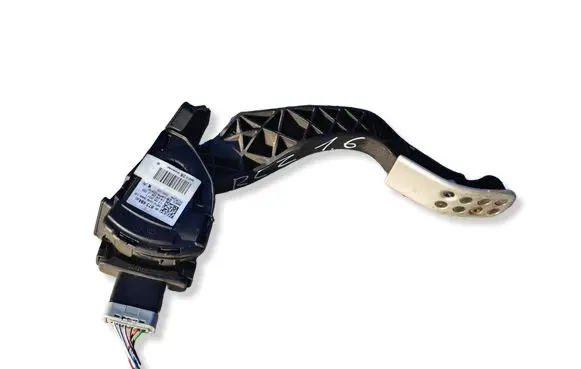 Peugeot RCZ Accelerator throttle pedal 9687348480