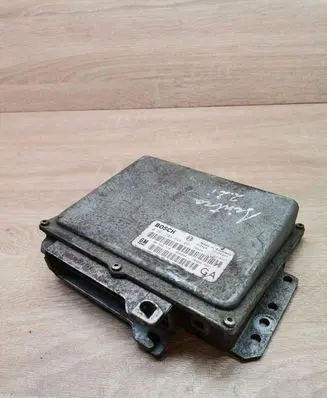 Opel Sintra Engine control unit/module ECU 90505778 0261203548