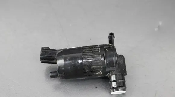 Ford Fusion Windshield washer spray nozzle BA5317664AA