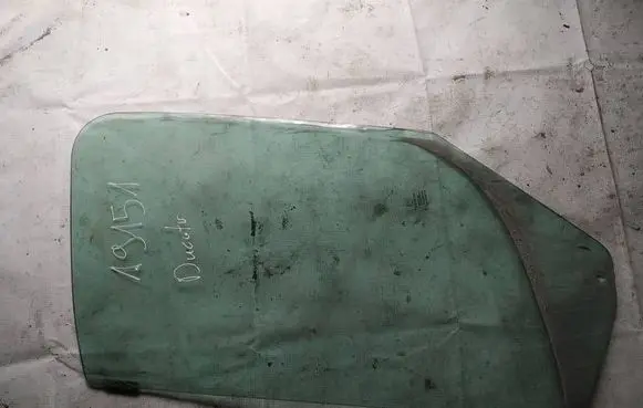 Fiat Ducato Front door window glass four-door as2