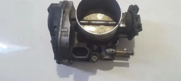 Volkswagen Golf IV Throttle valve 021133066