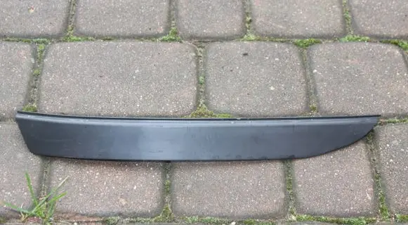 Front bumper lip