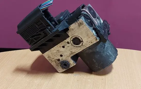 Volkswagen PASSAT B5.5 ABS control unit/module 8E0614111T