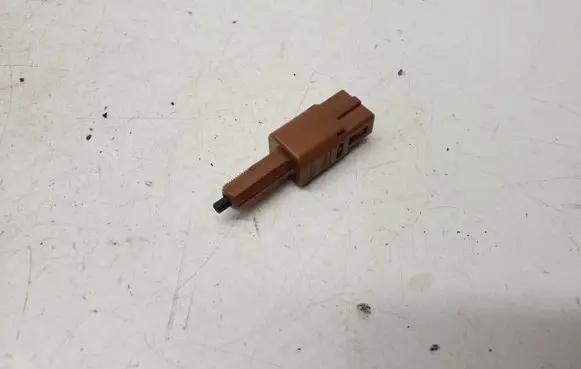 Nissan Leaf I (ZE0) Brake pedal sensor switch