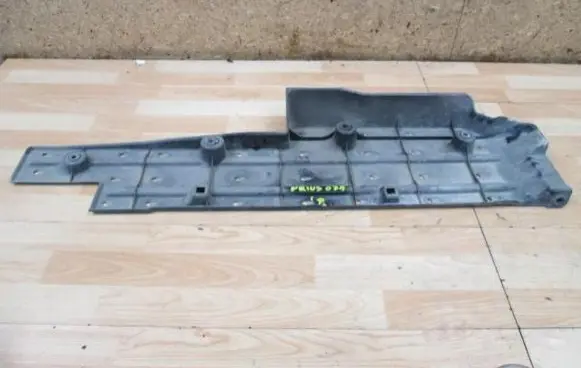 Toyota Prius (XW20) Side bottom protection 58316-0D040