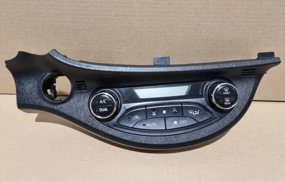 Toyota Yaris Climate control unit 559000D340