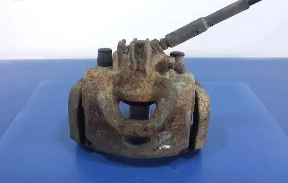 Peugeot 3008 I Front brake caliper