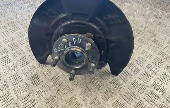 Subaru Outback Front wheel hub