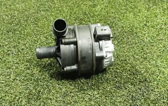 Renault Kangoo III Water pump 210107386R 0392024155 20230901