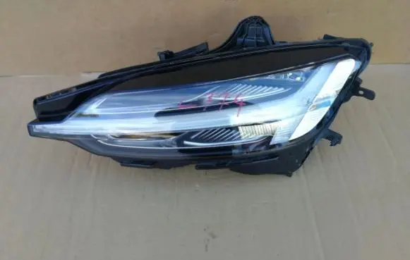 Volvo V60 Headlight/headlamp 32365339