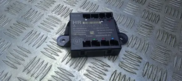 Mercedes-Benz C AMG W204 Door control unit/module A2048702526