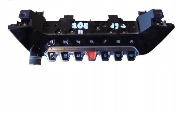 Peugeot 208 Climate control unit 98261081XU