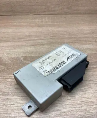 Mercedes-Benz E W211 Head unit multimedia control A2118703085