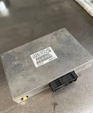 Audi A4 S4 B6 8E 8H Bluetooth control unit module 8P0862335C