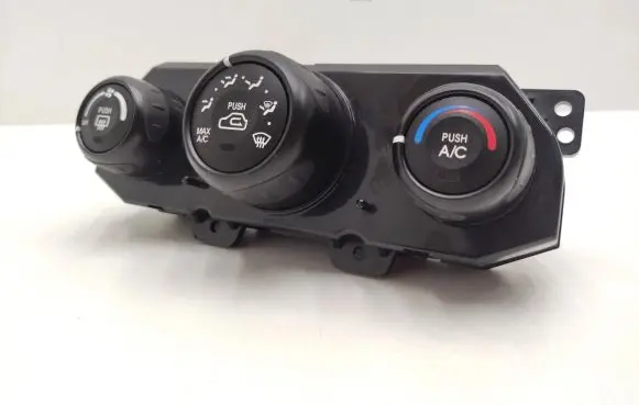 KIA Sportage Climate control unit L05 CEU090740